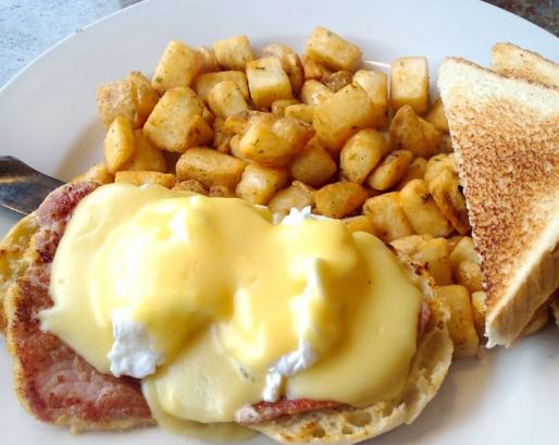 Perkins Eggs Benedict